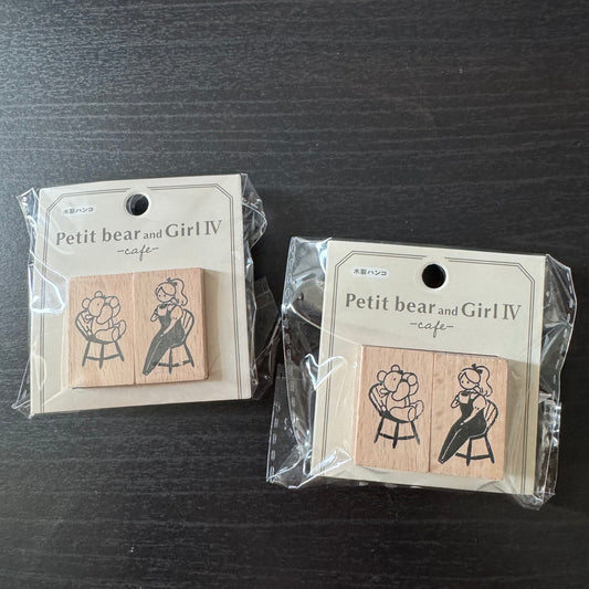 Petit bear & Girl IV - cafe