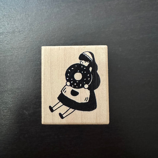 Yier studio doughnut (preloved)